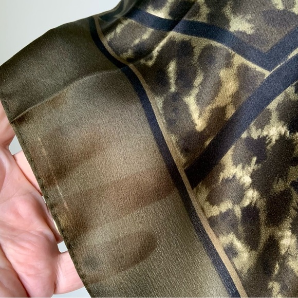 Echo vintage Camo large silk scarf - Picture 4 of 7